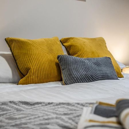 Private Ground Floor Main Door Entrance - Spacious 2 Bedroom Property - The Shore, Leith Edinburgh Exteriér fotografie