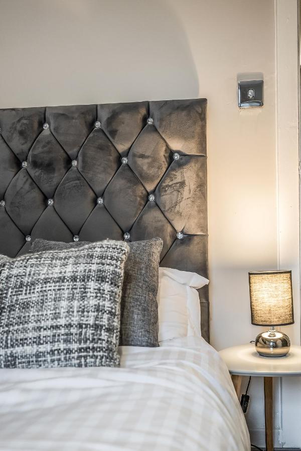 Private Ground Floor Main Door Entrance - Spacious 2 Bedroom Property - The Shore, Leith Edinburgh Exteriér fotografie
