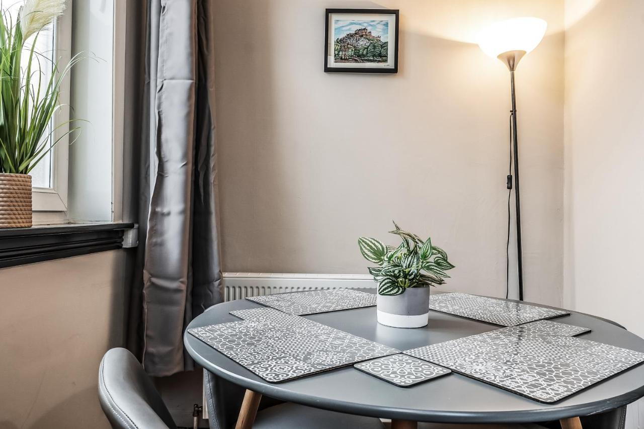Private Ground Floor Main Door Entrance - Spacious 2 Bedroom Property - The Shore, Leith Edinburgh Exteriér fotografie