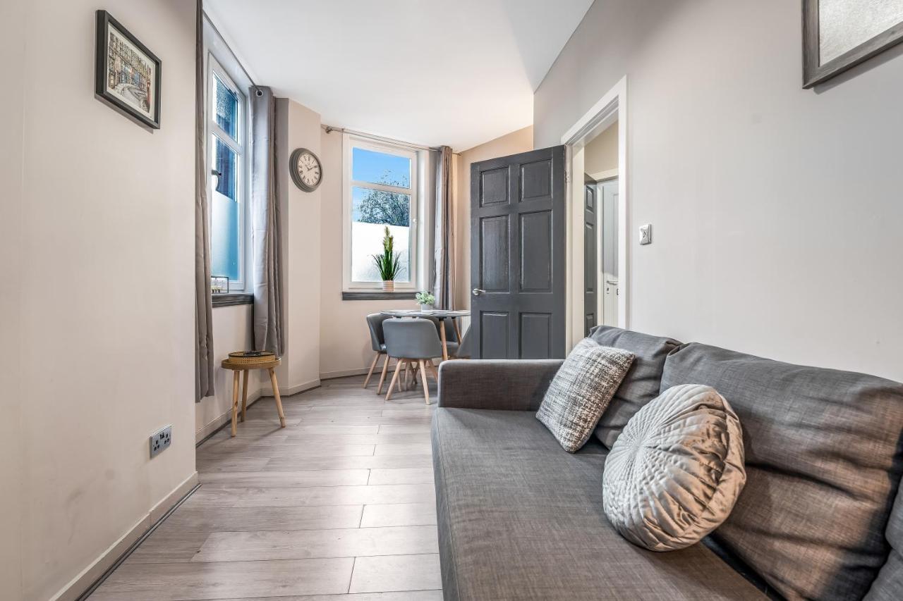 Private Ground Floor Main Door Entrance - Spacious 2 Bedroom Property - The Shore, Leith Edinburgh Exteriér fotografie