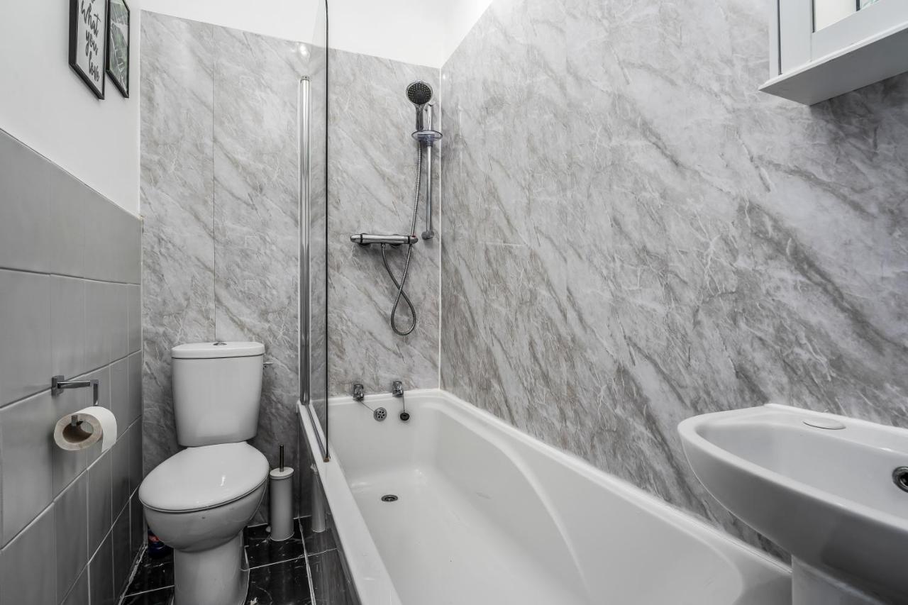 Private Ground Floor Main Door Entrance - Spacious 2 Bedroom Property - The Shore, Leith Edinburgh Exteriér fotografie